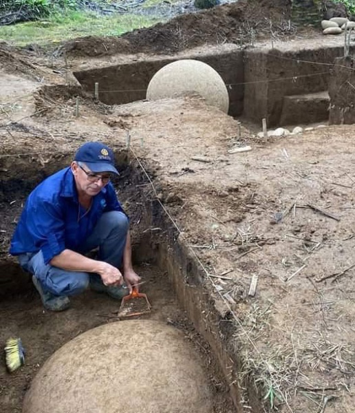 Nuevo hallazgo en los Asentamientos de Cacicazgos Precolombinos con esferas de piedra del Diquís